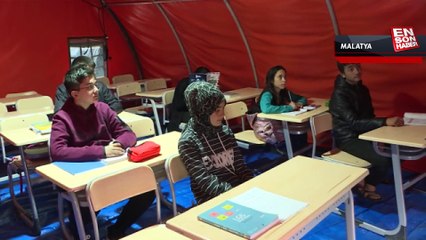 Deprem bölgesindeki Mehmetçik Okulu'nda eğitim devam ediyor