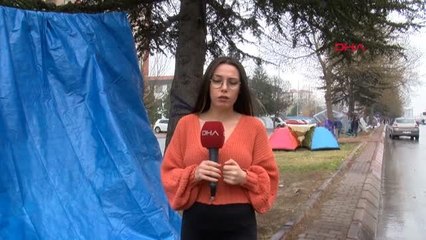 KAYSERİ'DE 4.8'LİK DEPREM SONRASI BOŞ ALANLAR NAYLON ÇADIRLARLA DOLDU