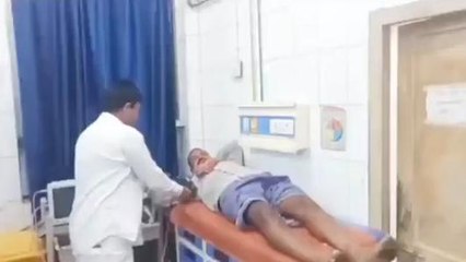 चंदौली: घास में पानी डालते समय हुआ कुछ ऐसा की व्यक्ति पहुंच गया अस्पताल, जानिए वजह