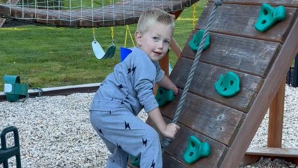 'I can do it!' - Adorable boy born with limb difference climbs rock wall