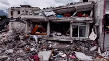 İskenderun'da ağır hasar gören evler dronla görüntülendi
