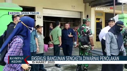 Video herunterladen: Eksekusi Rumah Sengketa Diwarnai Penolakan Warga