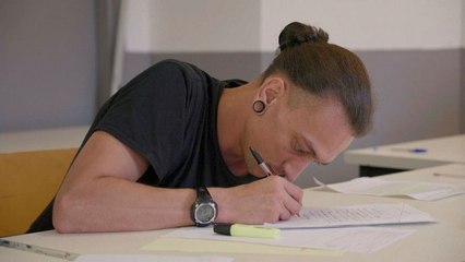 Derrière les barreaux, l'école