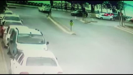 İSTANBUL-KARTAL'DA 2 OTOMOBİL ÇARPIŞTIĞI KAZA KAMERADA