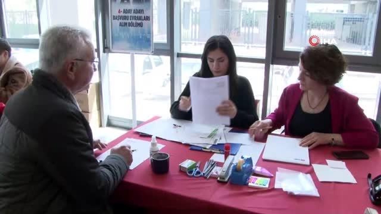 CHP'de milletvekili aday adaylığı başvuru süreci devam ediyor