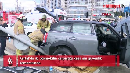 Kartal’da iki otomobilin çarpıştığı kaza anı güvenlik kamerasında