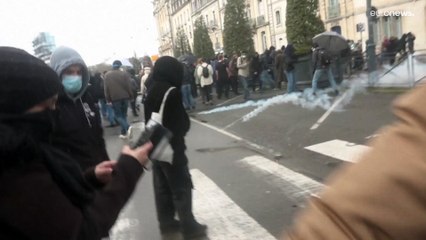 احتجاجاً على مشروع تعديل النظام التقاعدي.. إضراب في وسائل النقل الفرنسية الأربعاء