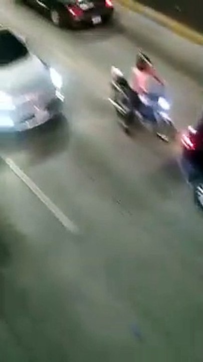mujer que conducía en contravía atropelló a joven motociclista en Tegucigalpa
