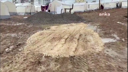 Adıyaman'daki çadırkenti su bastı: "Kızılay da yok AFAD da; yetkililerimizin hepsi uykularında"