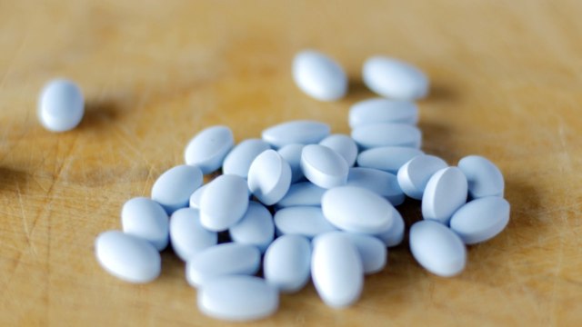 4 Supplements You Shouldn't Be Taking If You Have High Cholesterol, According to a Dietitian