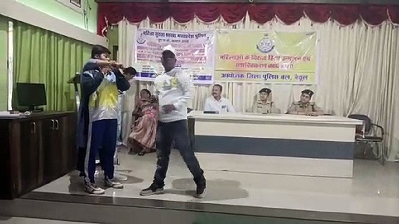 छात्राओं को सिखाए आत्मरक्षा के गुर