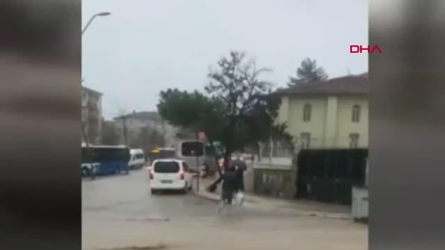 ELAZIĞ'DA SAĞANAK; CADDE VE SOKAKLAR SUYLA DOLDU