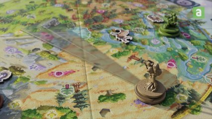 À Longchamps, rencontre avec l'éditeur de jeux de société Sit Down!