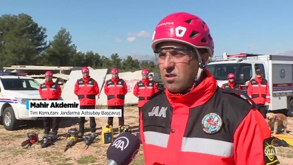 Depremde hayat kurtaran JAK timleri eğitimlerine devam ediyor