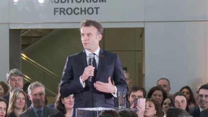 Descargar video: Jeux olympiques de Paris 2024: Emmanuel Macron appelle à être 