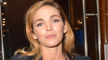 “C'est pas méchant mais…” : Claire Keim revient sur sa première rencontre “brutale” avec Francis Huster