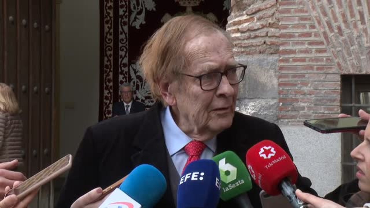 Tamames dice que lleva un mes preparando el discurso con "independencia absoluta porque era un requisito indispensable"