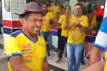 Humorista Bob Guerreiro ganha Hilux de presente do empresário João Lira