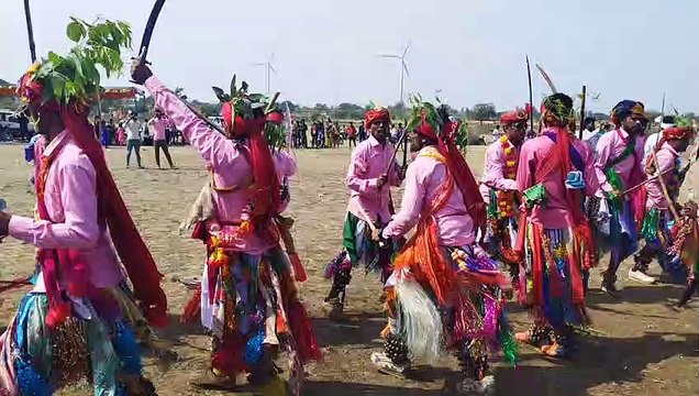गेर नृत्य में दिखी आदिवासी संस्कृति