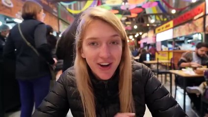 Turistas prueban ceviche peruano