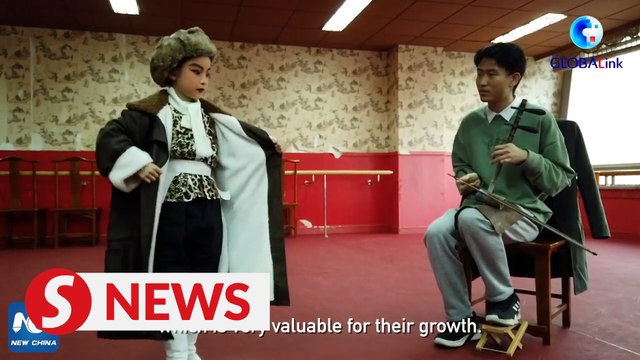 Young enthusiast promotes Peking Opera among young people