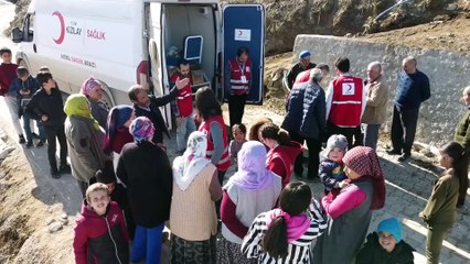 Türk Kızılay çalışanları 16 bine yakın afetzedeye ücretsiz ilaç dağıttı