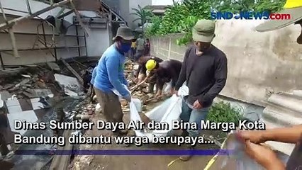 Tergerus Aliran Sungai, Toko Kelontong di Bandung Ambruk