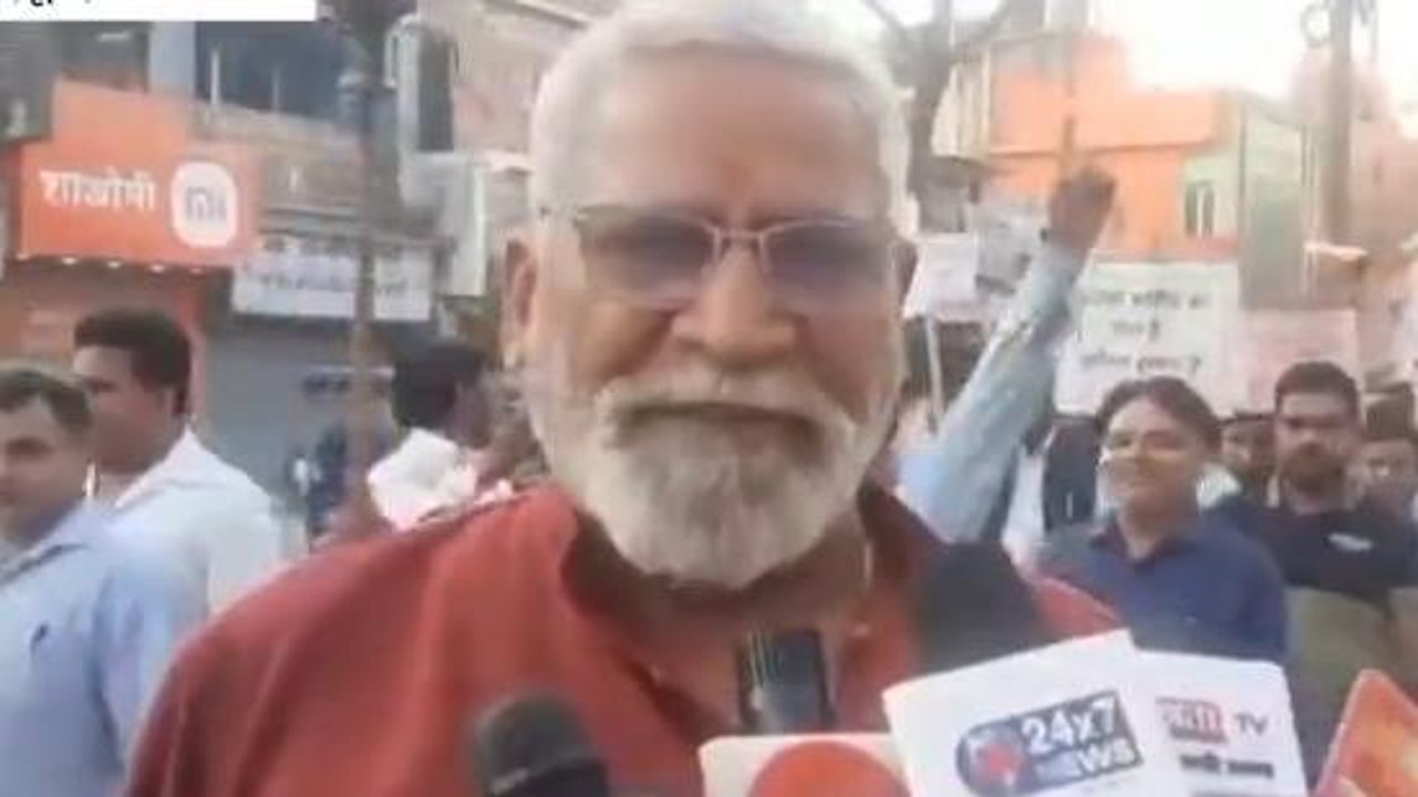 सहारनपुर: विद्युत कर्मचारियों ने मशाल जुलूस निकालकर पुरानी पेंशन लागू करने की मांग