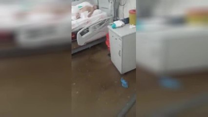 Şanlıurfa'nın Eyyübiye İlçesindeki Hastanenin Yoğun Bakım Servisini Su Bastı.