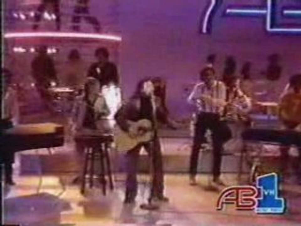 Gary's Gang - Keep On Dancin'