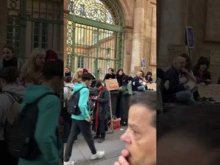 Marseille : le lycée Montgrand bloqué, "on va continuer à faire du bruit" clament les lycéens