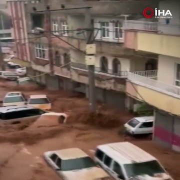 Adıyaman ve Şanlıurfa'da sel: Konteyner suya kapıldı ölü ve kayıplar var