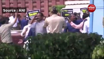 200 विपक्षी सांसदों को रोकने के लिए क्या सच में थे 2000 पुलिस वाले?  Video में देंखे हकीकत
