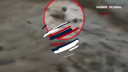 Şanlıurfa'da facianın görüntüleri! Bir kişi sel suyu içinde gözden kayboldu, yollar yarıldı, otobüsler sürüklendi