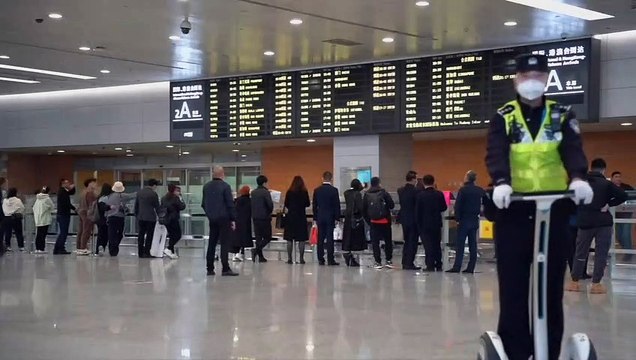 الصين تستأنف إصدار تأشيرات دخول بعد قيود استمرت ثلاث سنوات