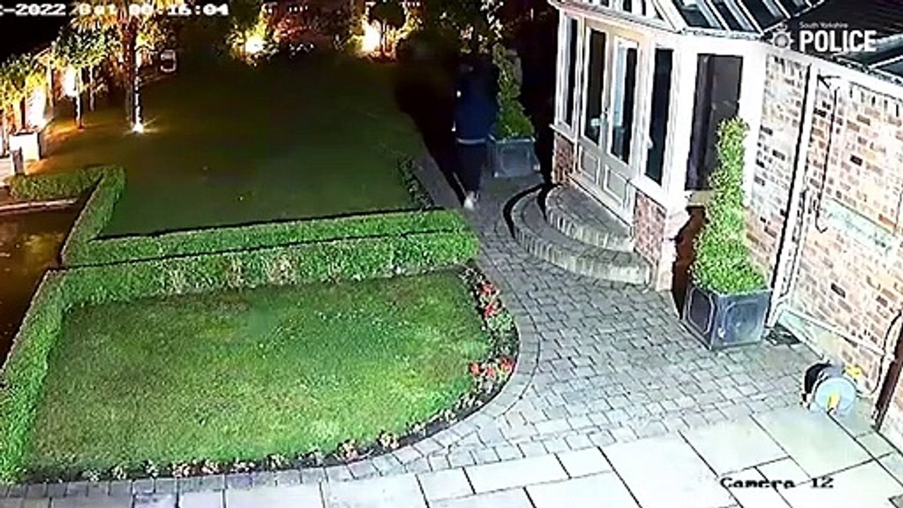 CCTV  -  Doncaster Road robbery