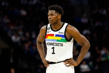 NBA: Anthony Edwards Regala Unas Zapatillas A Un Adolescente Superviviente De Cáncer