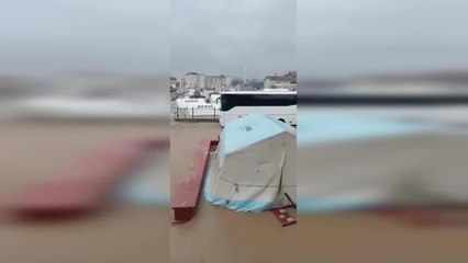 Malatya Doğanşehir'de Depremzedelerin Çadırlarını Su Bastı