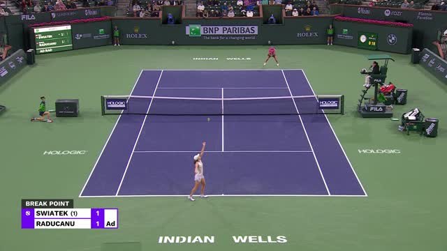 Indian Wells - Swiatek sort Raducanu