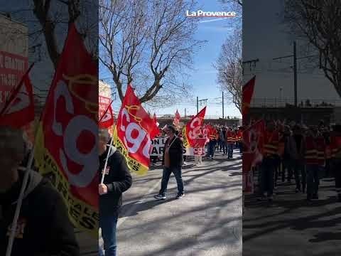 Arles : plus de 2 000 manifestants selon les syndicats, 1 000 selon la police