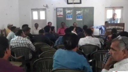 मथुरा: 15 सूत्रीय मांगों को लेकर धरने पर बैठे विद्युत कर्मचारी, देखें वीडियो