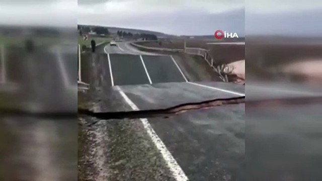 Bölgeyi bu kez sel vurdu! Şanlıurfa'da sel suları yolu yuttu