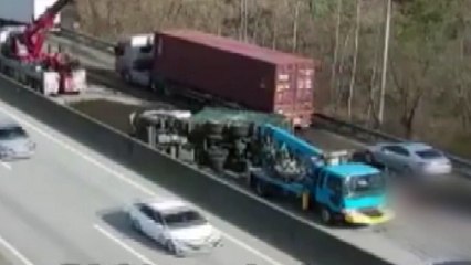 남해고속도로, 화물차 추돌사고...1명 숨지고 1명 다쳐 / YTN