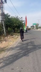 भाईचारा रखे कायम,तिरंगा हाथ में लिए कर रहे यात्रा, देखे वीडियो