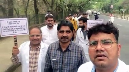 आरबीएसके आयुष डॉक्टरों ने किया प्रदर्शन