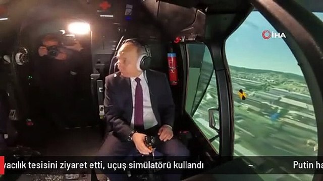 Putin havacılık tesisini ziyaret etti, uçuş simülatörü kullandı