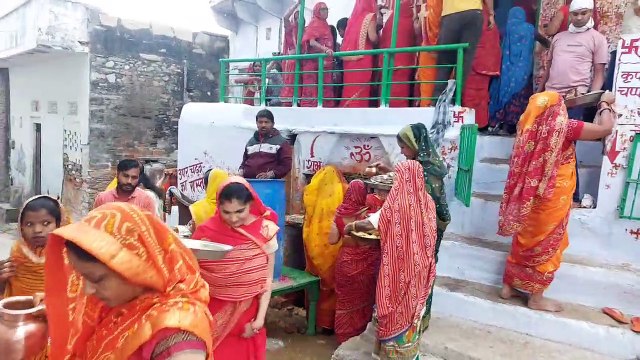शीतला माता के लगाया ठंडे पकवानों का भोग