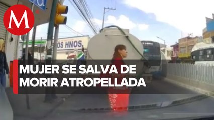 Mujer casi muere atropellada por camión de León ¡se salva de milagro!
