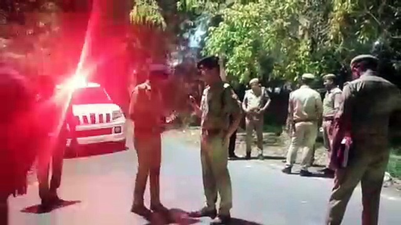 पुलिस और बदमाश के बीच हुई मुठभेड़, पुलिस कि गोली लगने बदमाश हुआ घायल