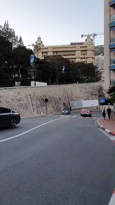 Citroën AMI se renverse à Monaco - Fairmont